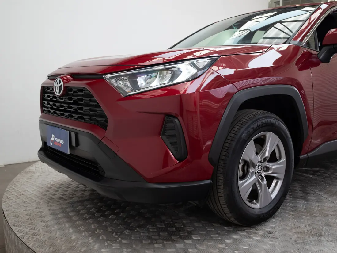 Toyota RAV4 — foto 17 de 19