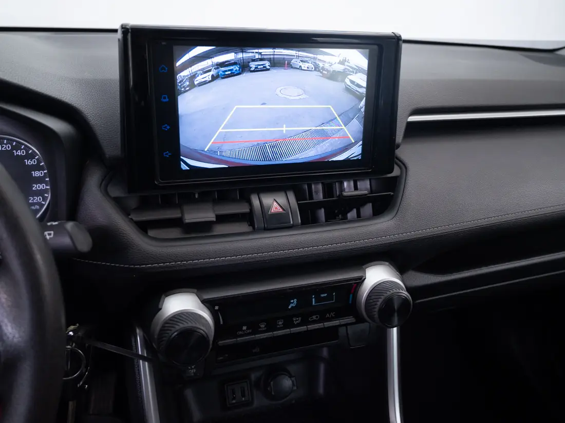 Toyota RAV4 — foto 18 de 19