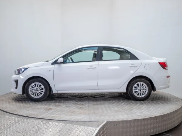 Kia SOLUTO 2024 usado — Pompeyo Carrasco — foto 3