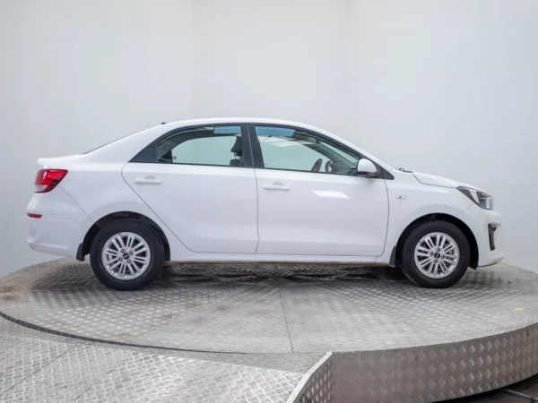 Kia SOLUTO 2024 usado — Pompeyo Carrasco — foto 7