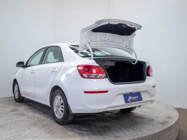 Kia SOLUTO 2024 usado — Pompeyo Carrasco — foto 9