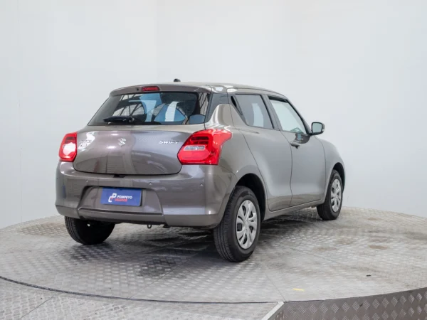SUZUKI SWIFT 2024 usado — Pompeyo Carrasco — foto 6