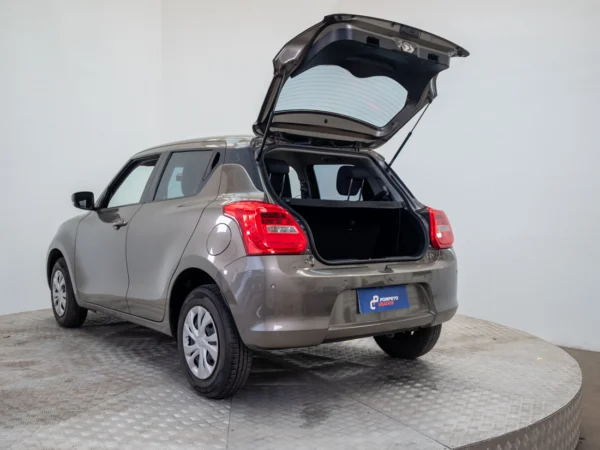SUZUKI SWIFT 2024 usado — Pompeyo Carrasco — foto 9