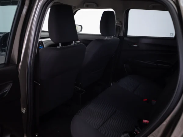 SUZUKI SWIFT 2024 usado — Pompeyo Carrasco — foto 13