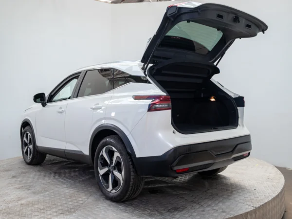 NISSAN QASHQAI 2024 usado — Pompeyo Carrasco — foto 9