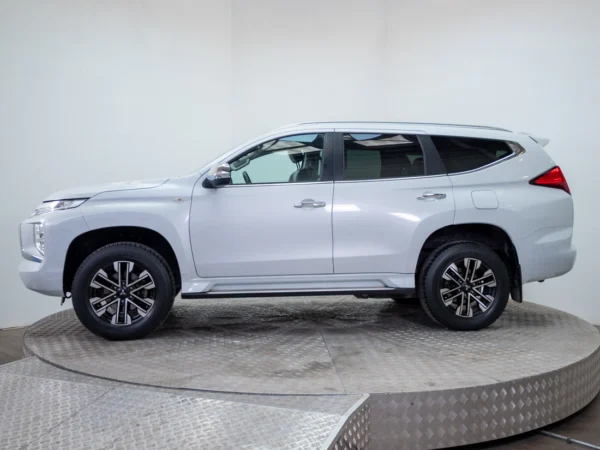 MITSUBISHI MONTERO SPORT 2024 usado — Pompeyo Carrasco — foto 3
