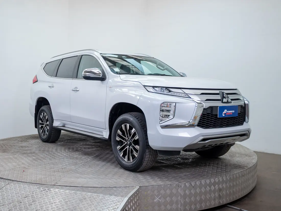 Mitsubishi Montero Sport — foto 8 de 18