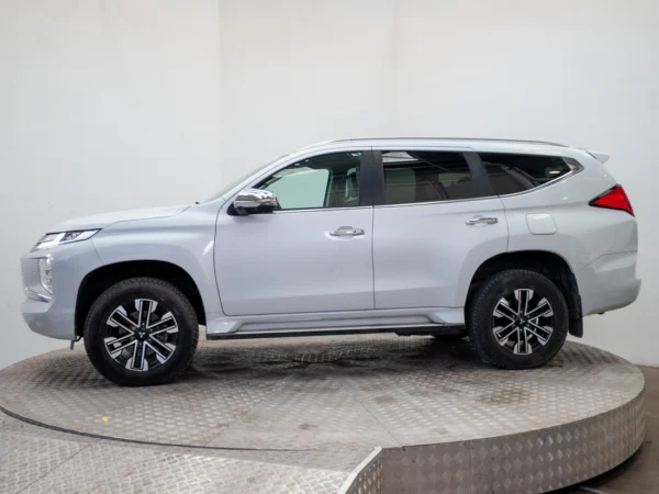 MITSUBISHI MONTERO SPORT 2024 usado — Pompeyo Carrasco — foto 3