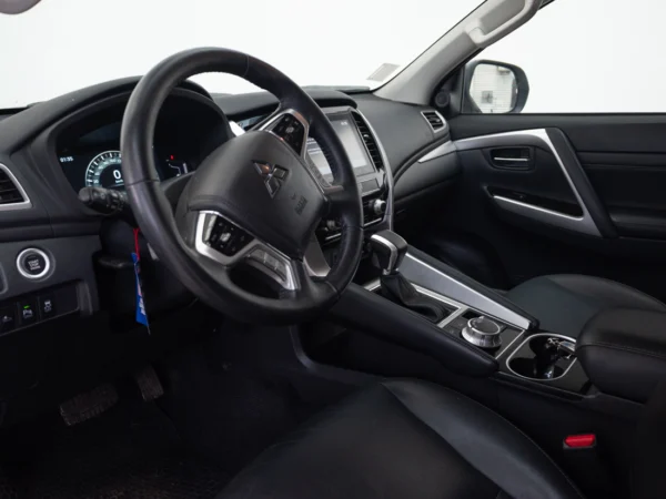 MITSUBISHI MONTERO SPORT 2024 usado — Pompeyo Carrasco — foto 10
