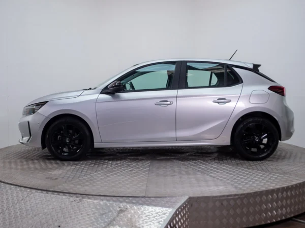 Opel CORSA 2024 usado — Pompeyo Carrasco — foto 3