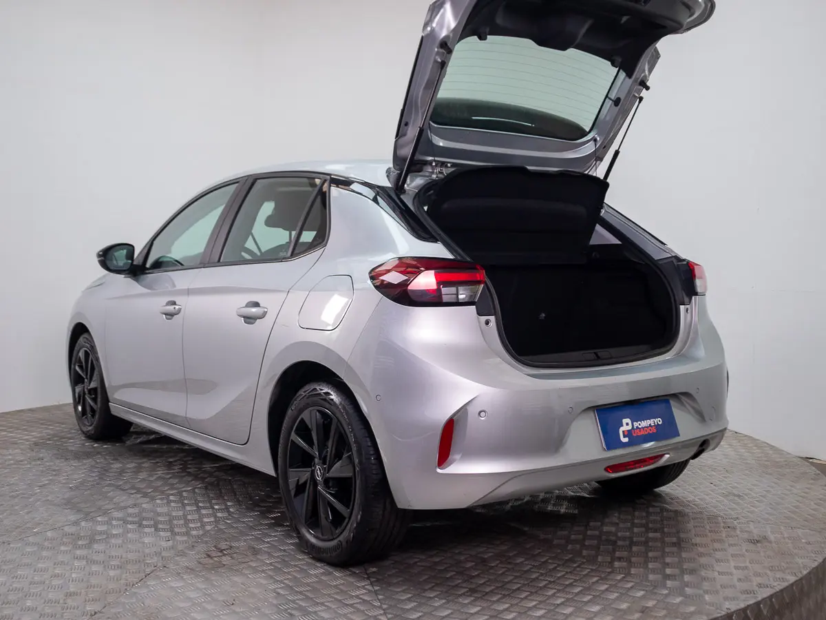 Opel Corsa — foto 9 de 17