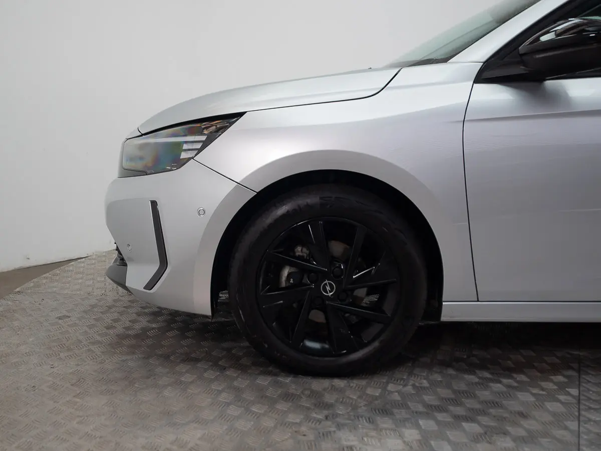 Opel Corsa — foto 15 de 17