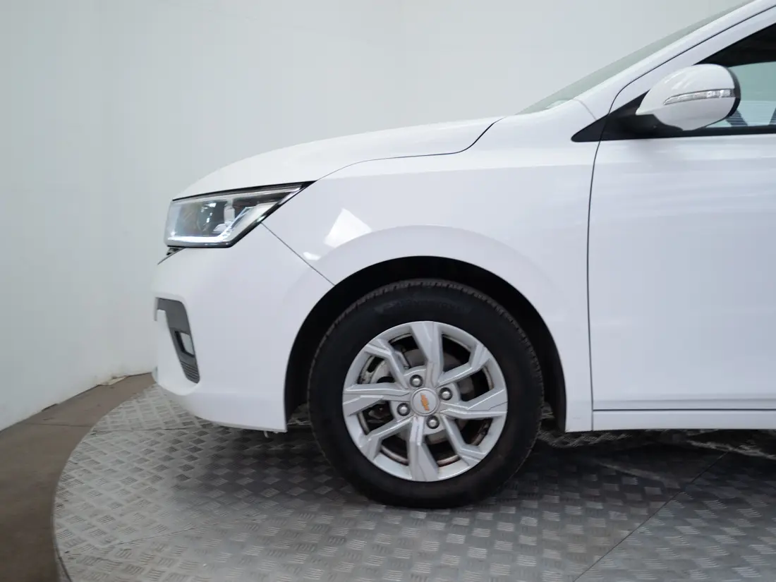 Chevrolet Sail — foto 16 de 19