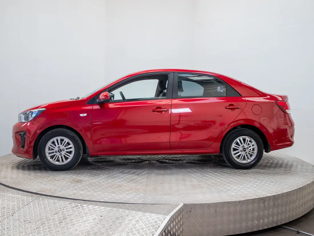 KIA Soluto — foto 3 de 18