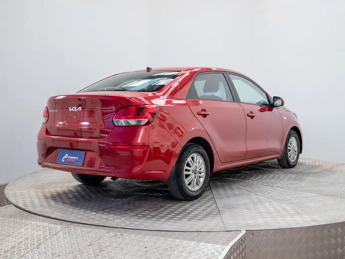 KIA Soluto — foto 6 de 18