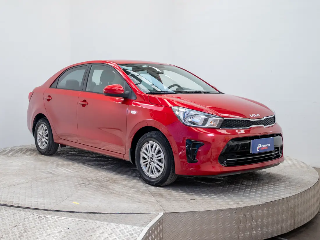 KIA Soluto — foto 8 de 18