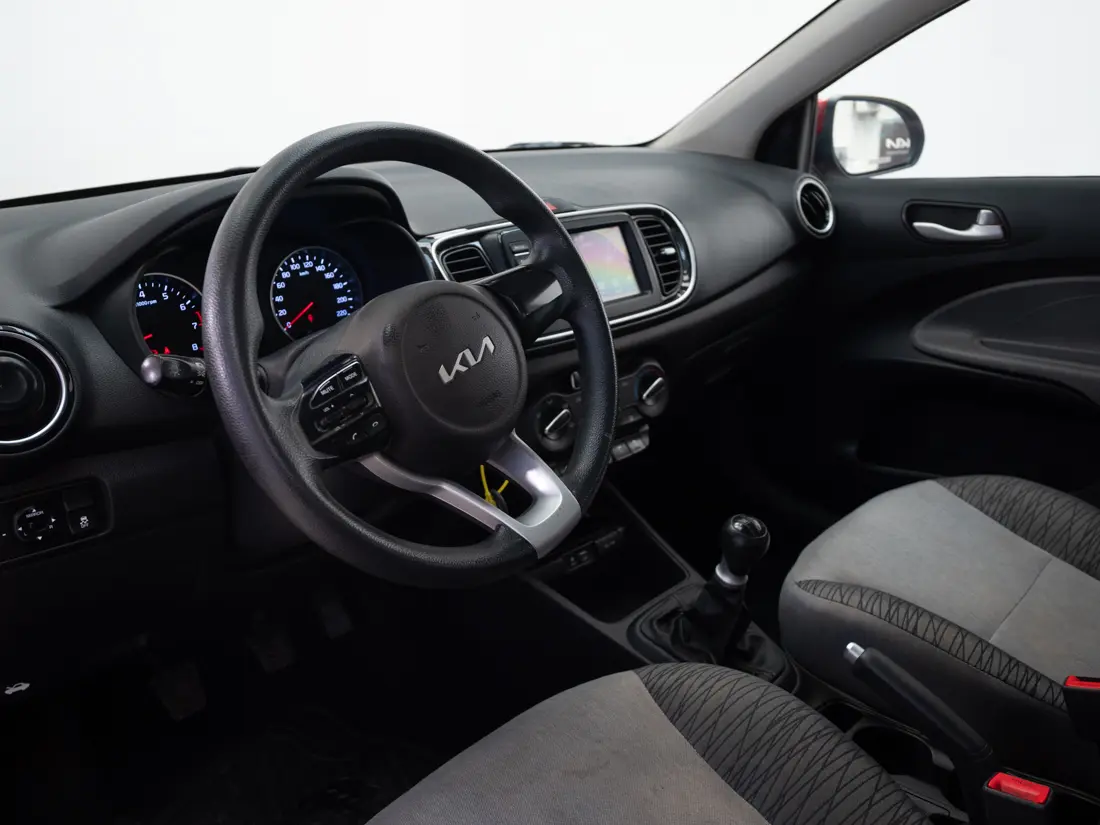 KIA Soluto — foto 10 de 18
