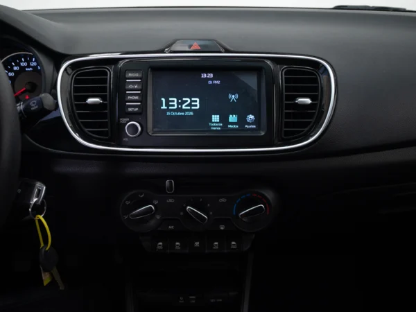 Kia SOLUTO 2024 usado — Pompeyo Carrasco — foto 15