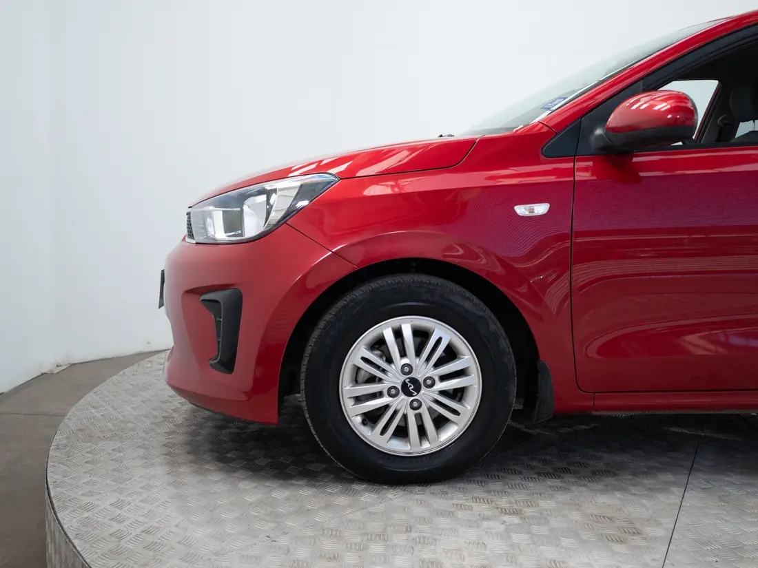 KIA Soluto — foto 16 de 18