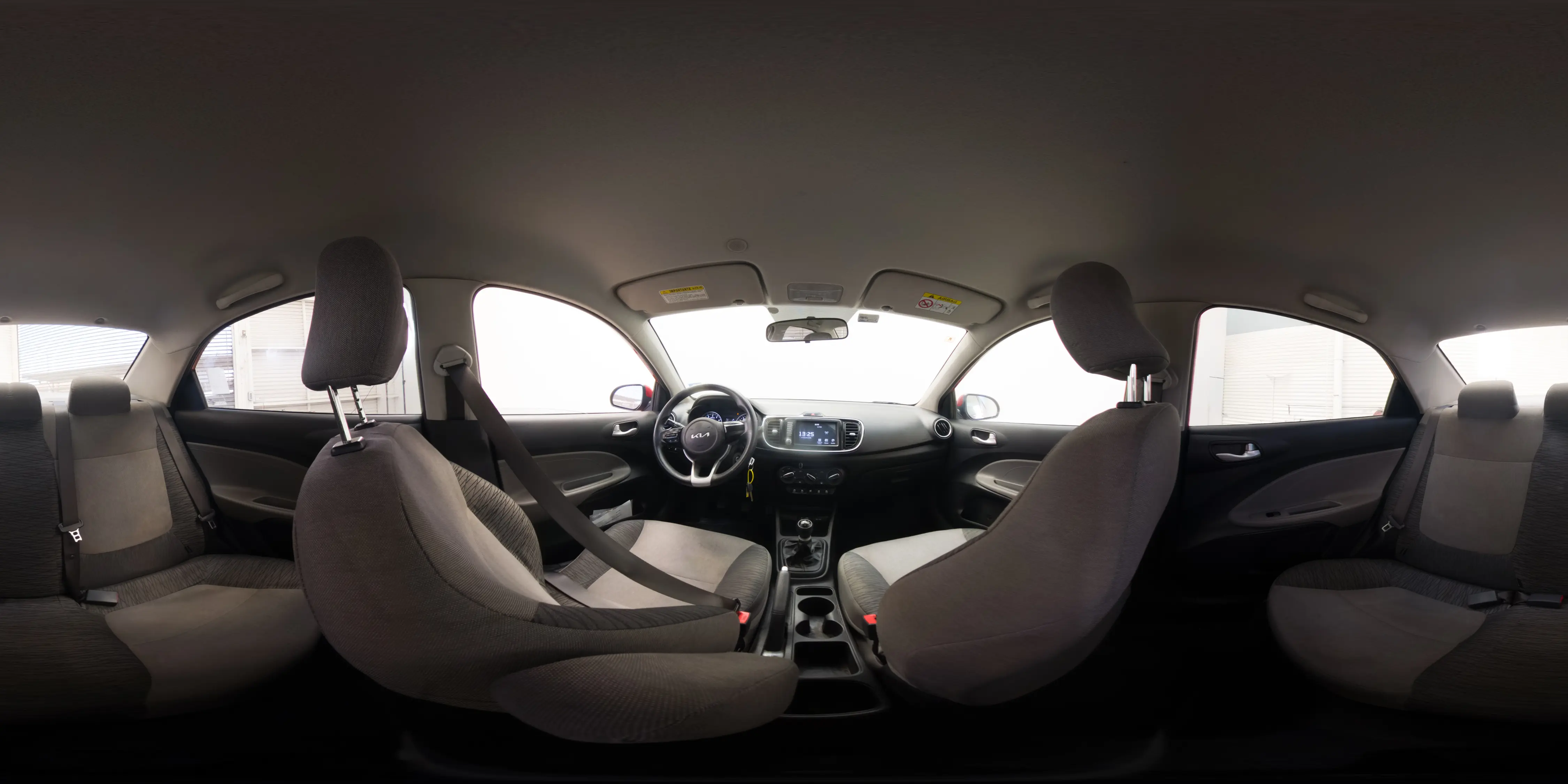 KIA Soluto — foto 18 de 18