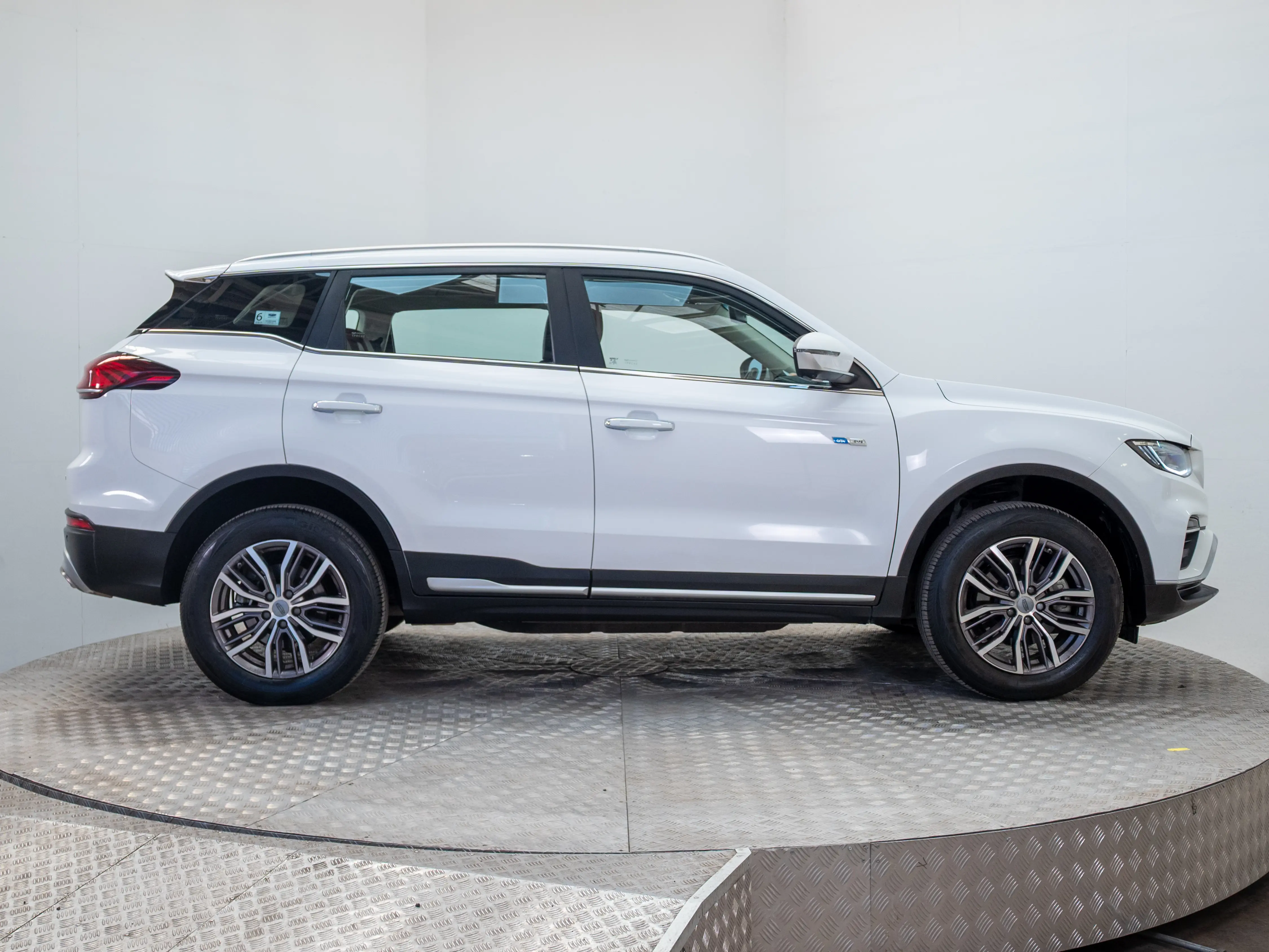 Geely Azkarra — foto 7 de 19