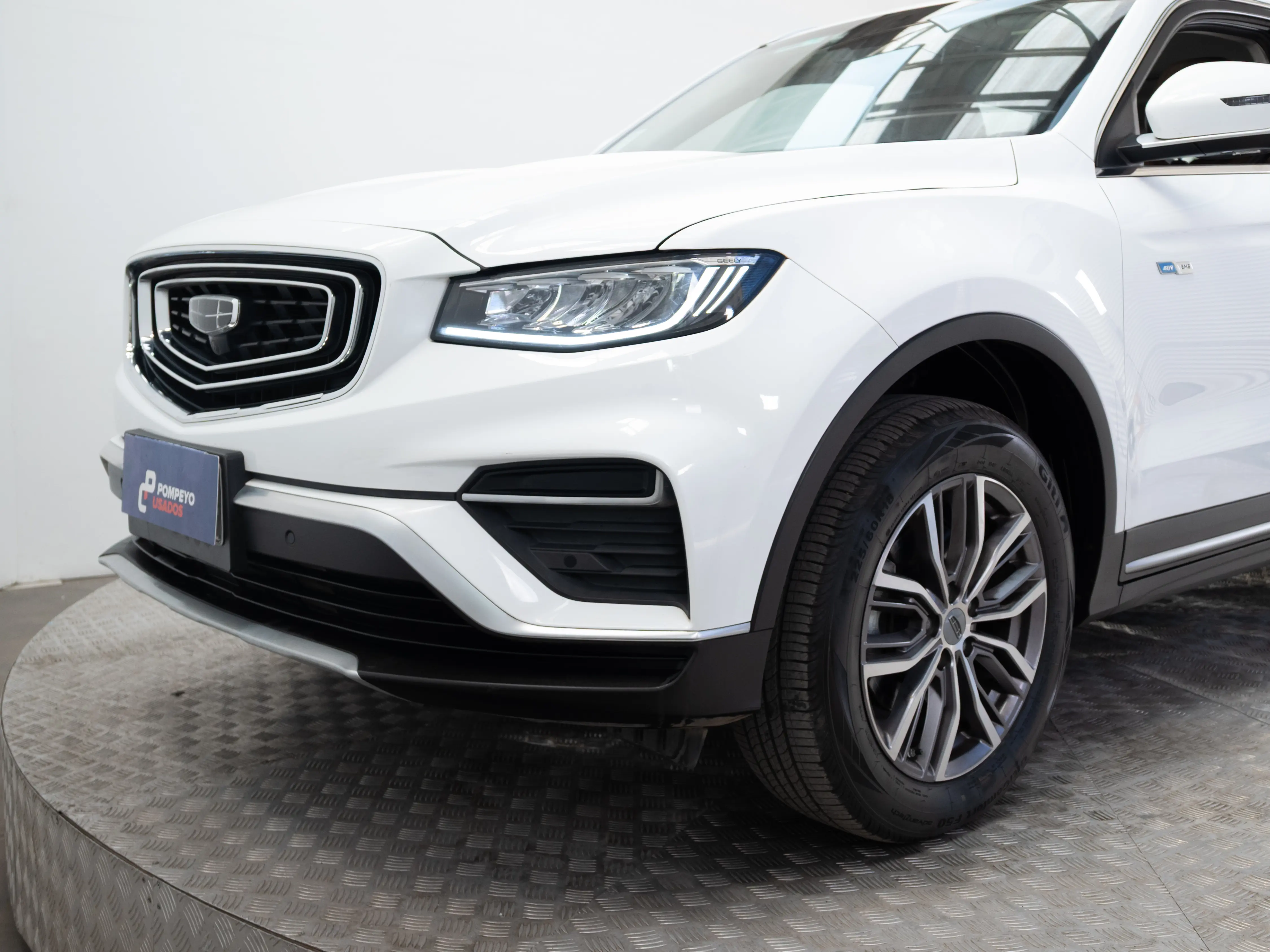 Geely Azkarra — foto 17 de 19