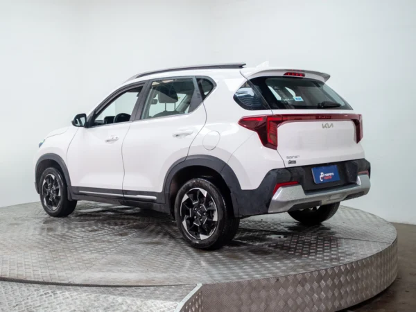 Kia SONET 2024 usado — Pompeyo Carrasco — foto 4