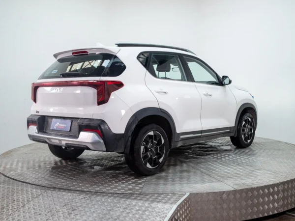 Kia SONET 2024 usado — Pompeyo Carrasco — foto 6