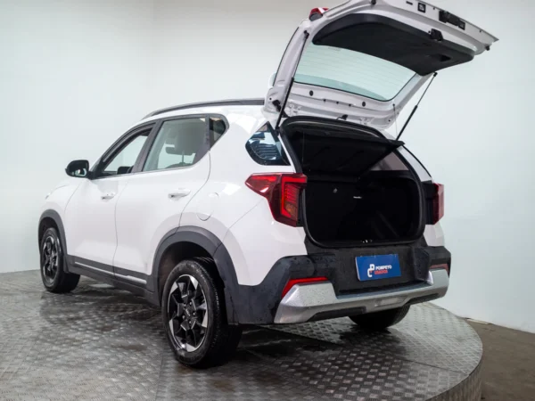 Kia SONET 2024 usado — Pompeyo Carrasco — foto 9