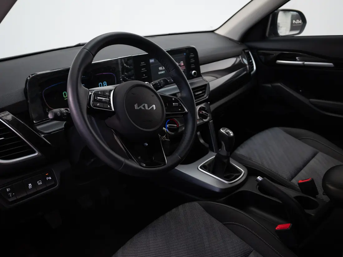KIA Seltos — foto 10 de 18