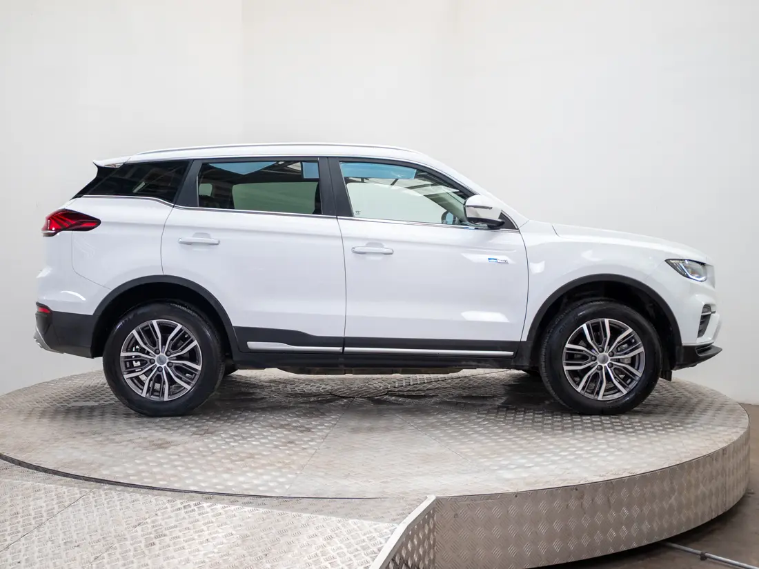 Geely Azkarra — foto 7 de 21