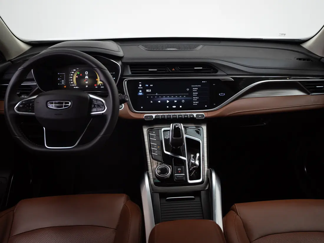 Geely Azkarra — foto 14 de 21