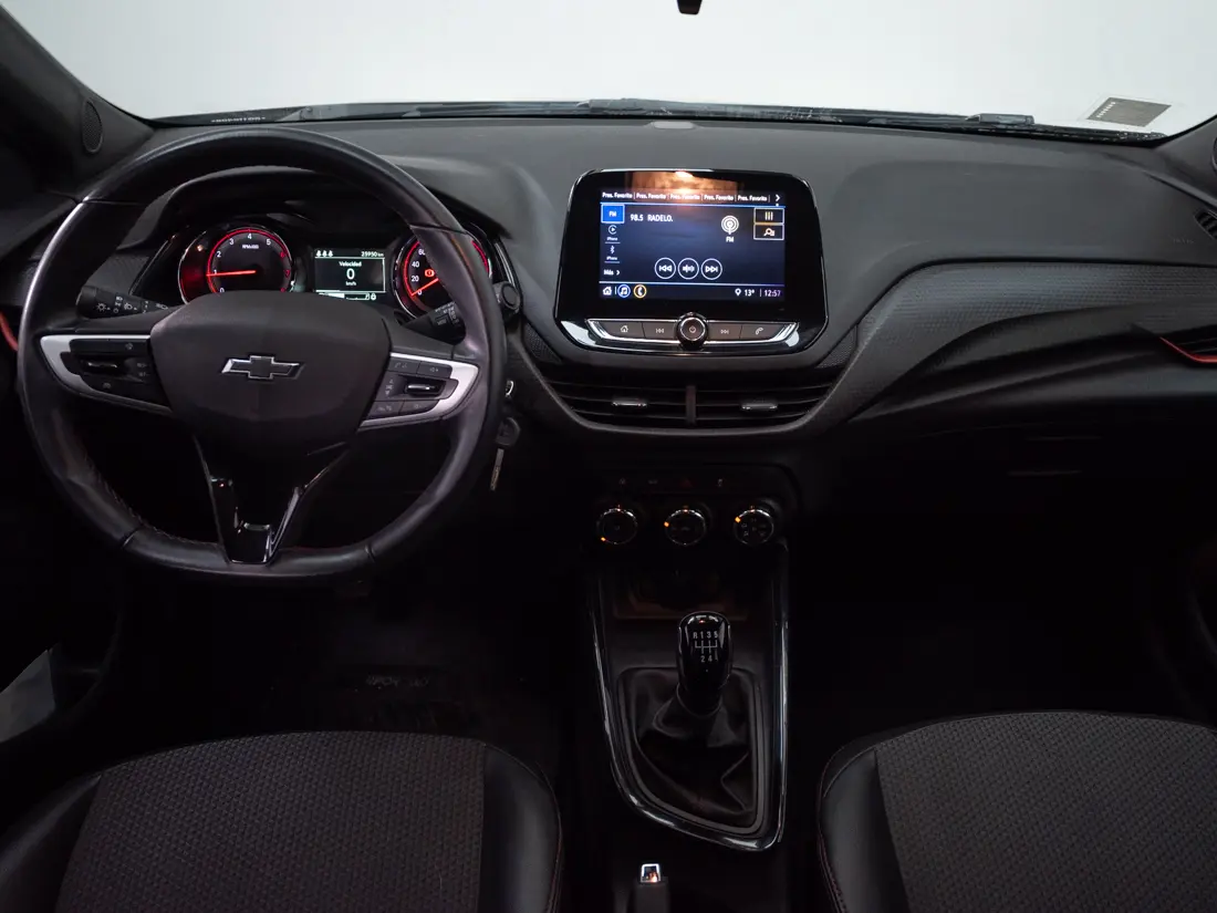 Chevrolet Onix — foto 14 de 19