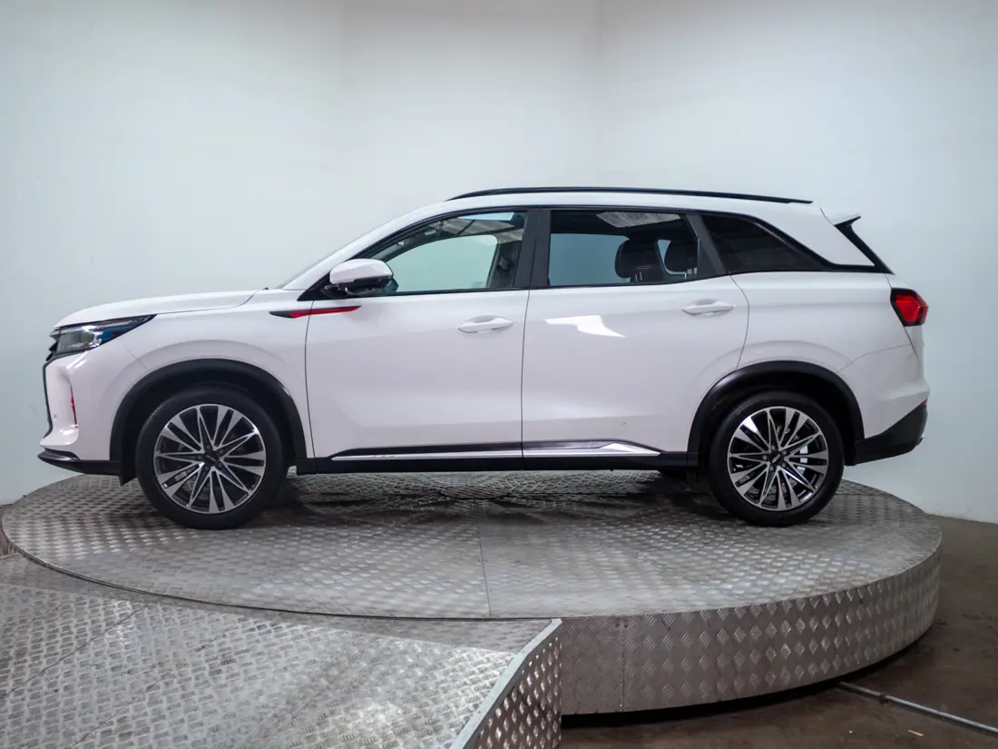 DFSK Suv600 — foto 3 de 19