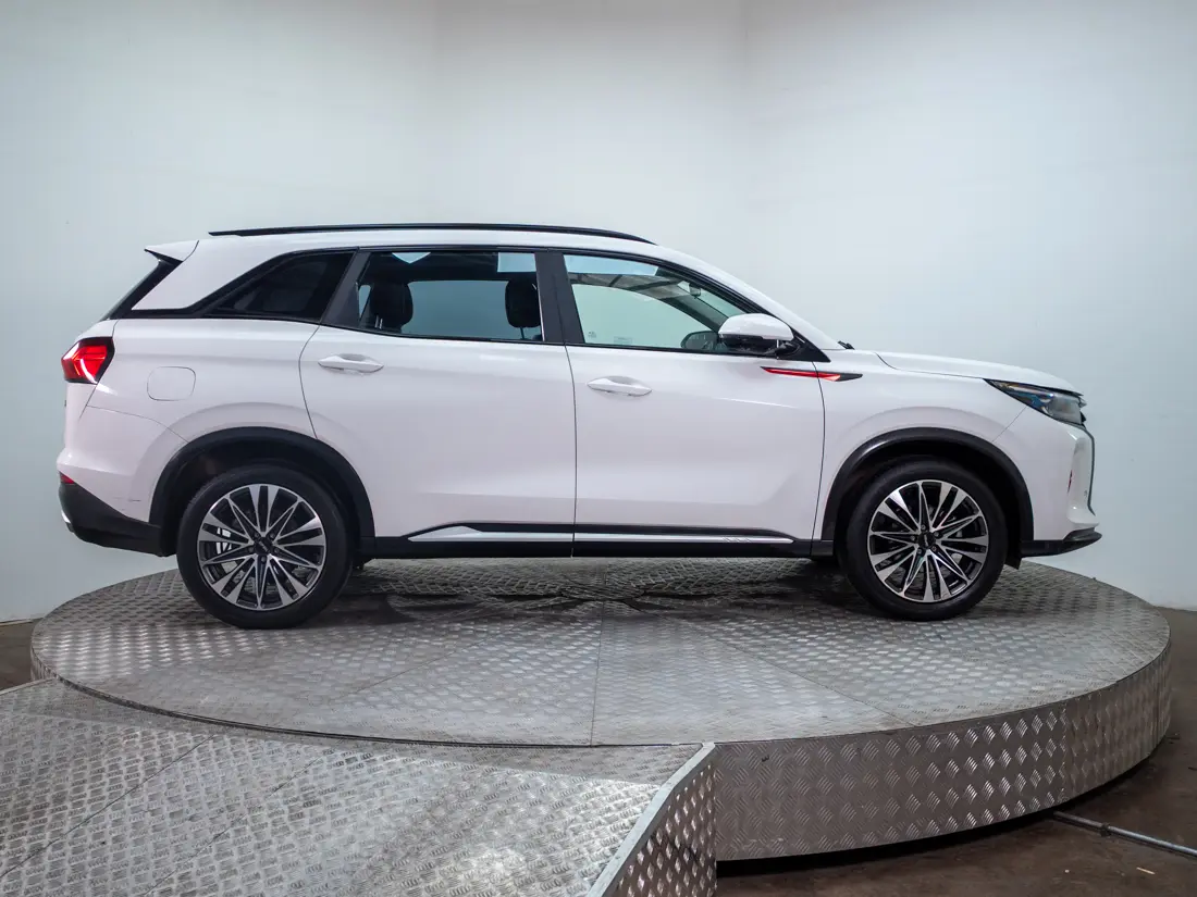 DFSK Suv600 — foto 7 de 19
