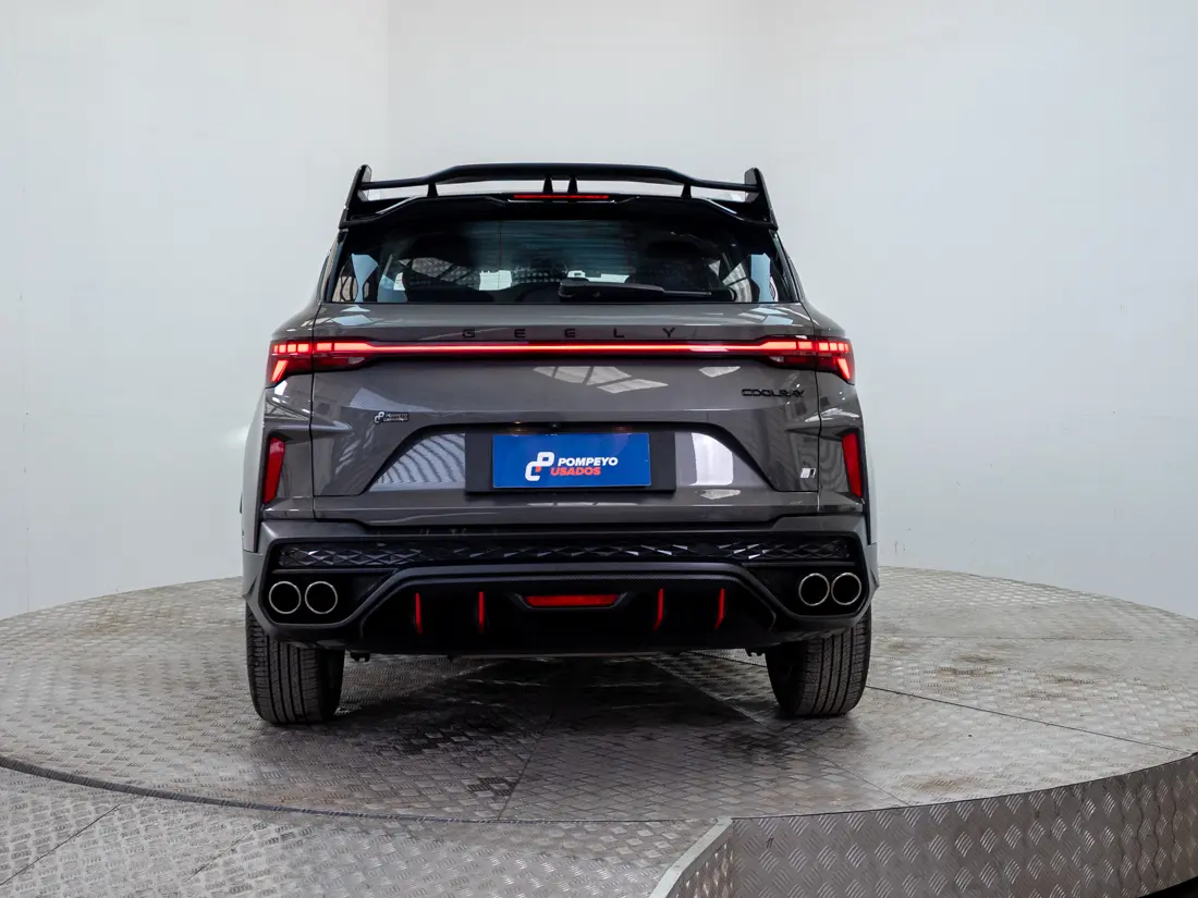 Geely Coolray — foto 5 de 18