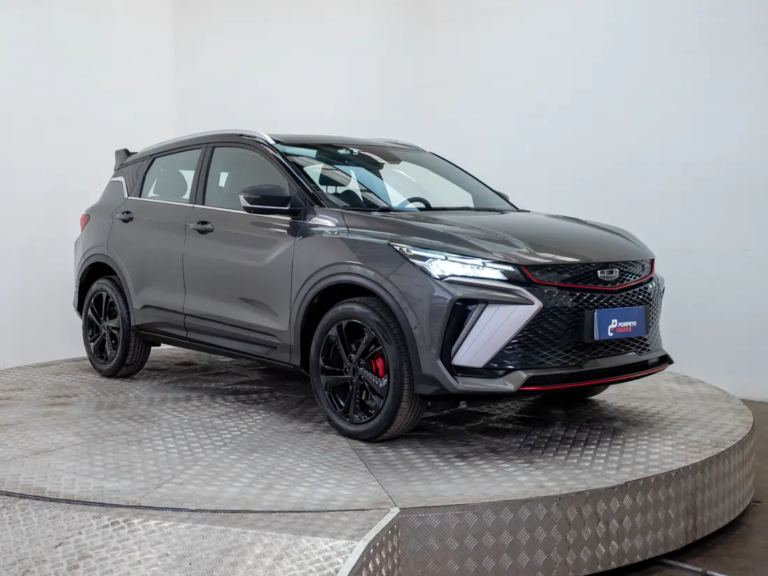 Geely Coolray — foto 8 de 18