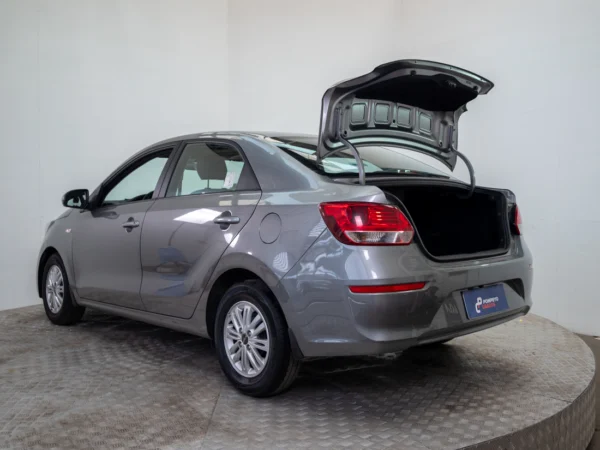 Kia SOLUTO 2024 usado — Pompeyo Carrasco — foto 9