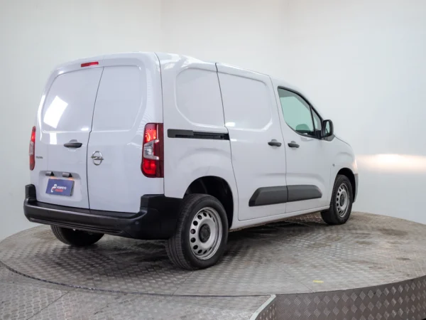 Opel COMBO 2025 usado — Pompeyo Carrasco — foto 6