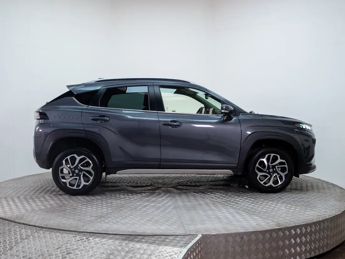 Suzuki Fronx — foto 7 de 19