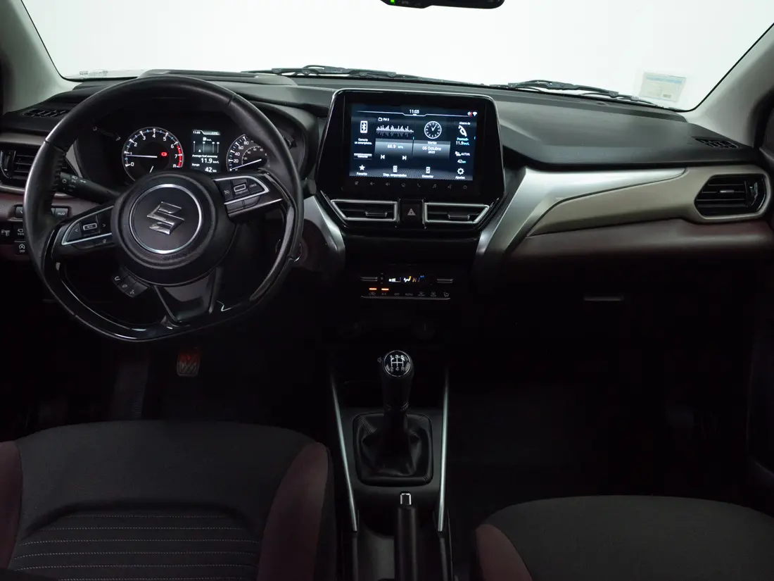 Suzuki Fronx — foto 14 de 19