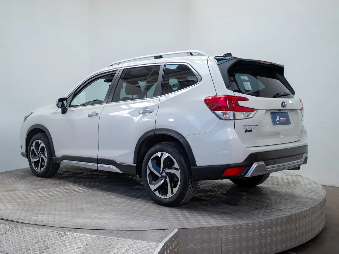 Subaru Forester — foto 4 de 19
