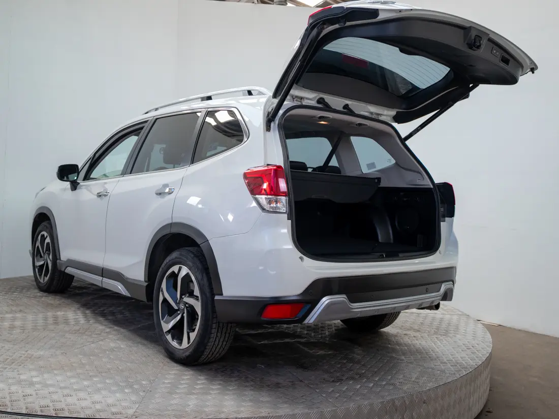 Subaru Forester — foto 9 de 19