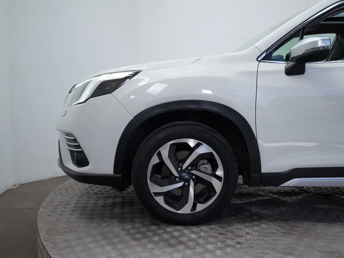 Subaru Forester — foto 18 de 19