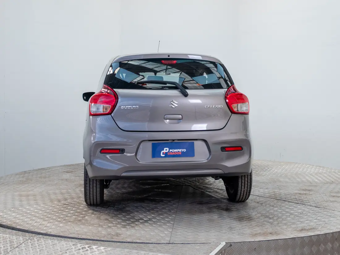 Suzuki Celerio — foto 5 de 18