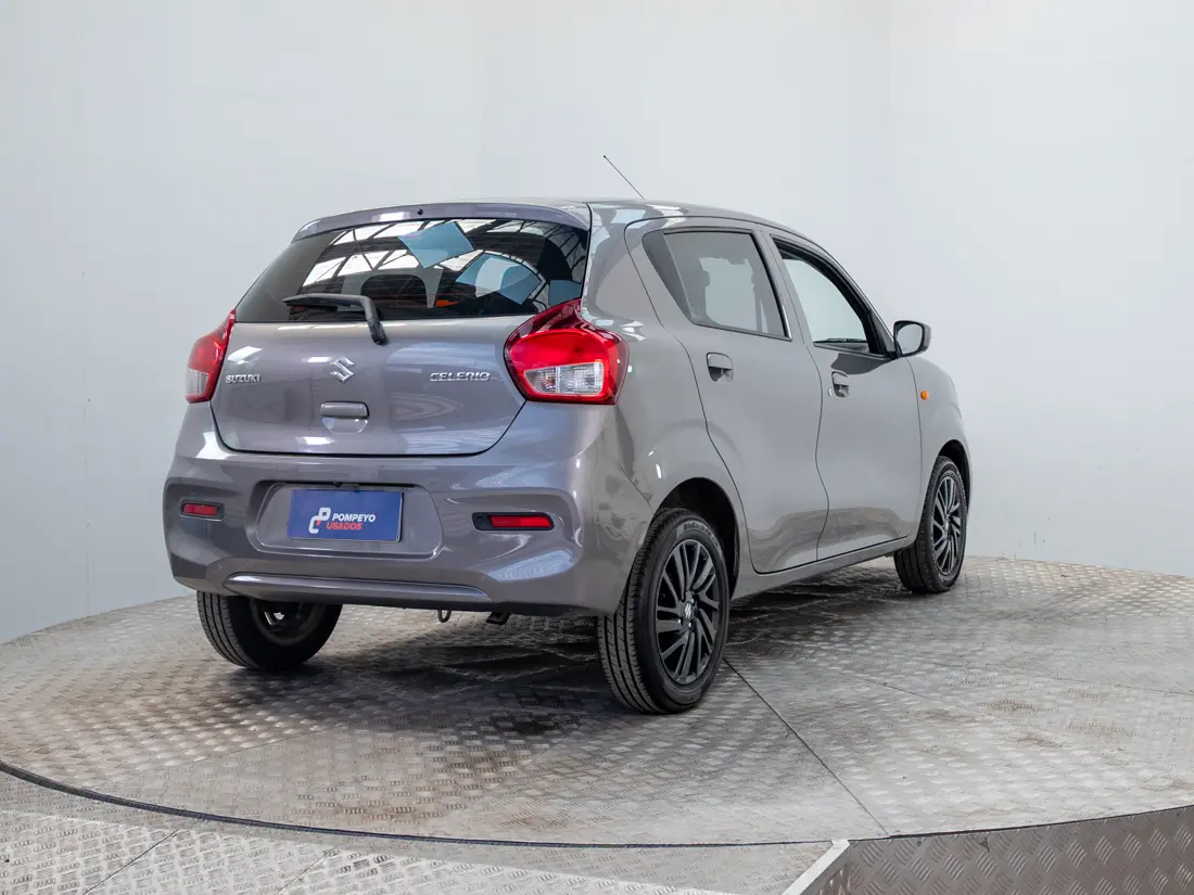 Suzuki Celerio — foto 6 de 18