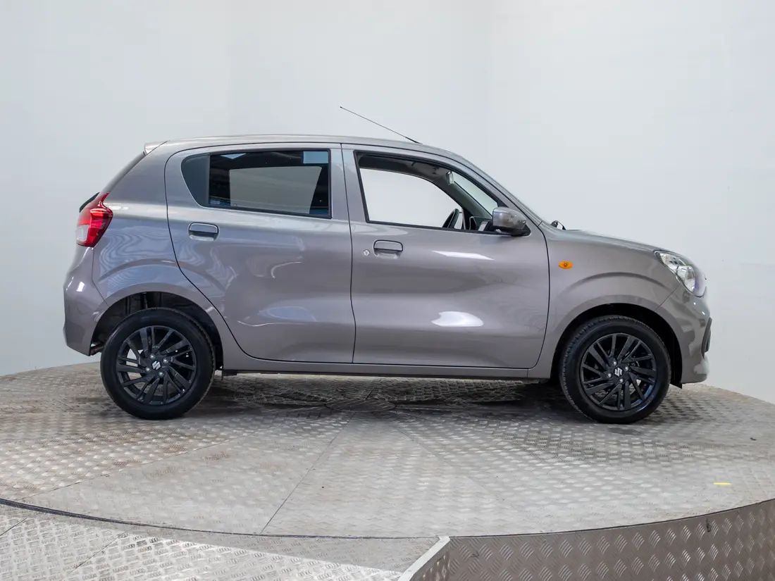 Suzuki Celerio — foto 7 de 18