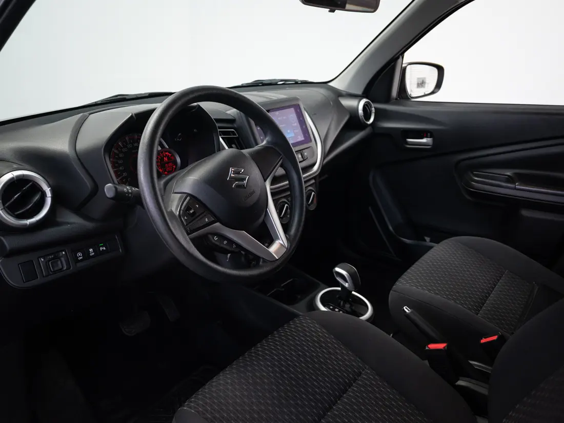 Suzuki Celerio — foto 10 de 18
