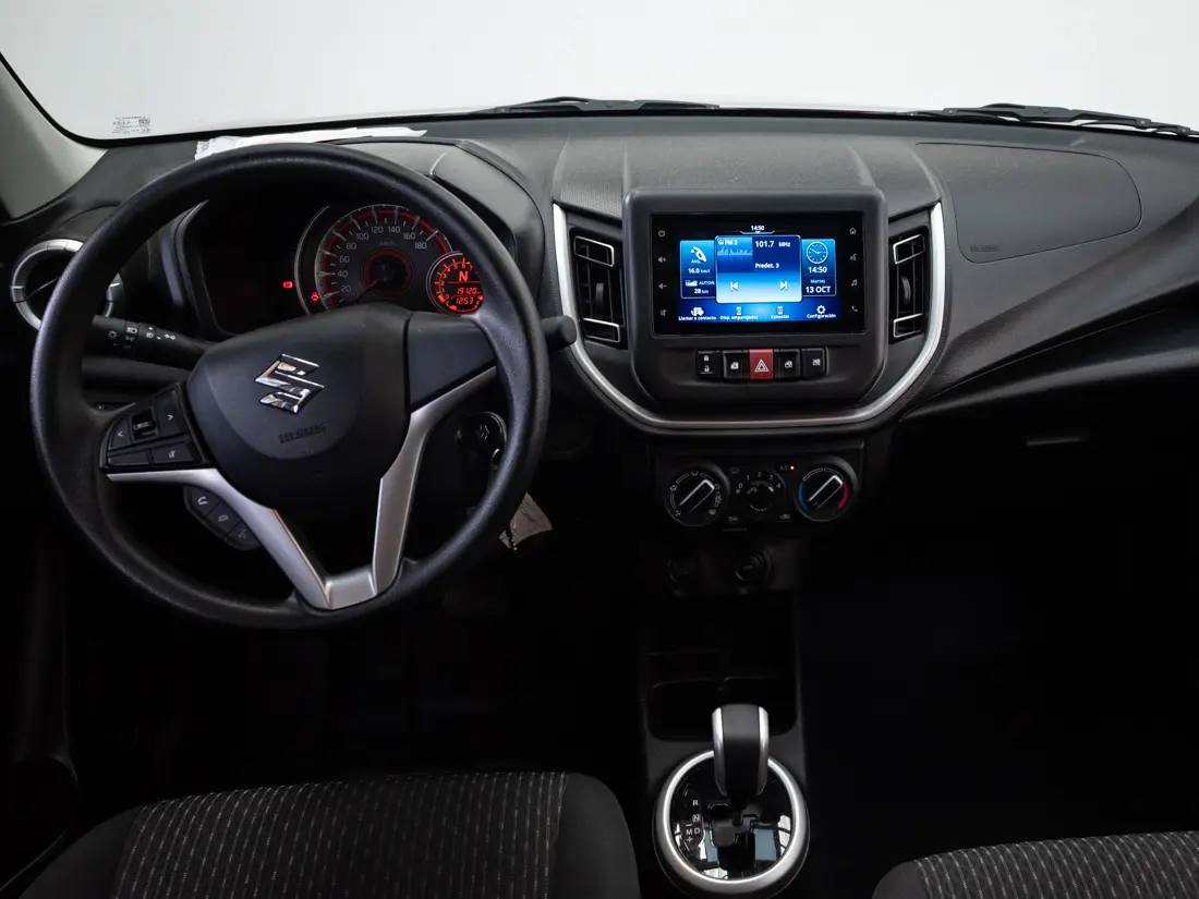 Suzuki Celerio — foto 14 de 18