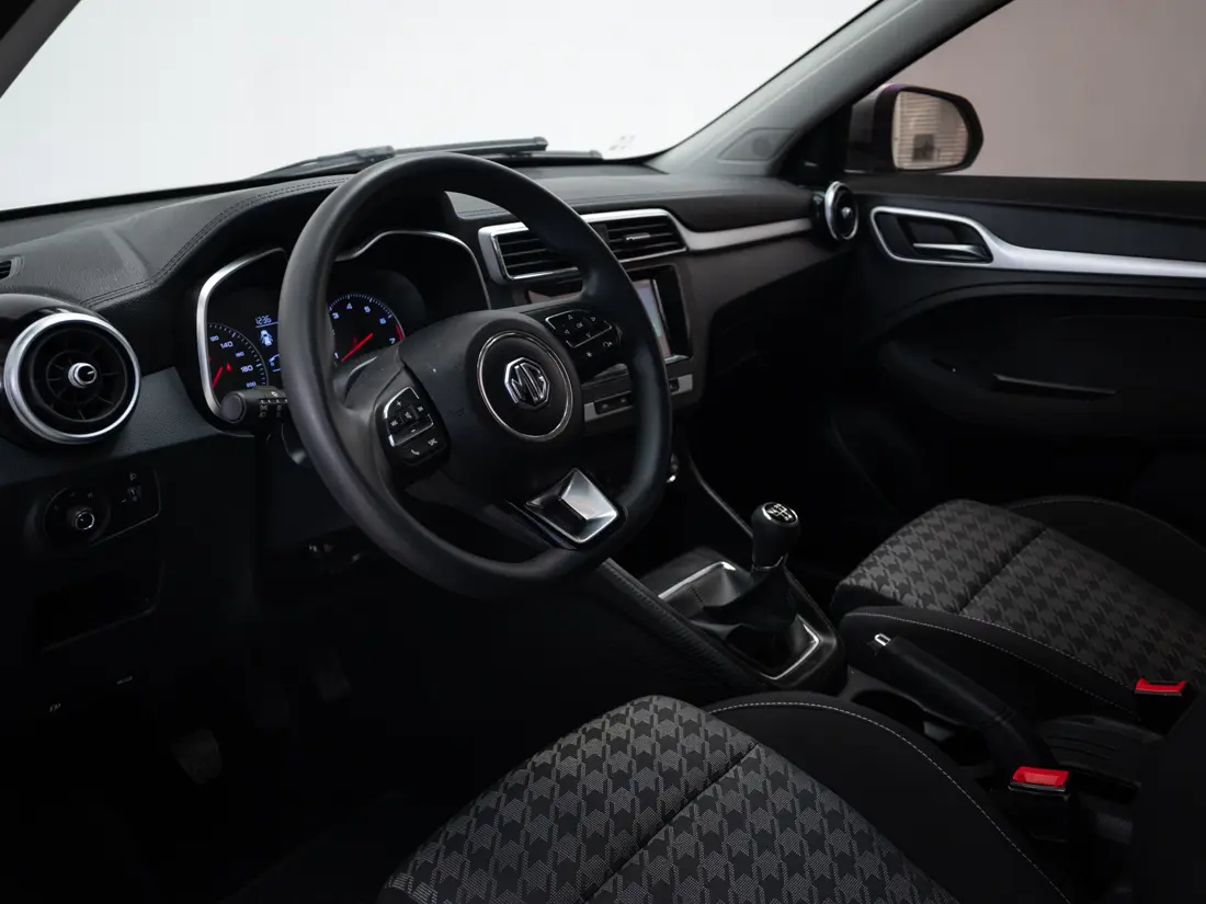 MG Zs — foto 10 de 19